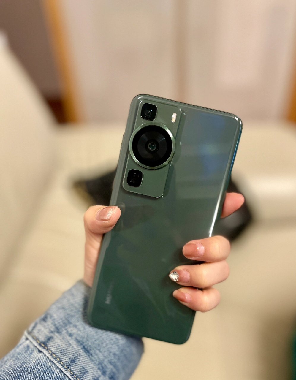 华为p60翡冷绿 我感觉也是非常好看的