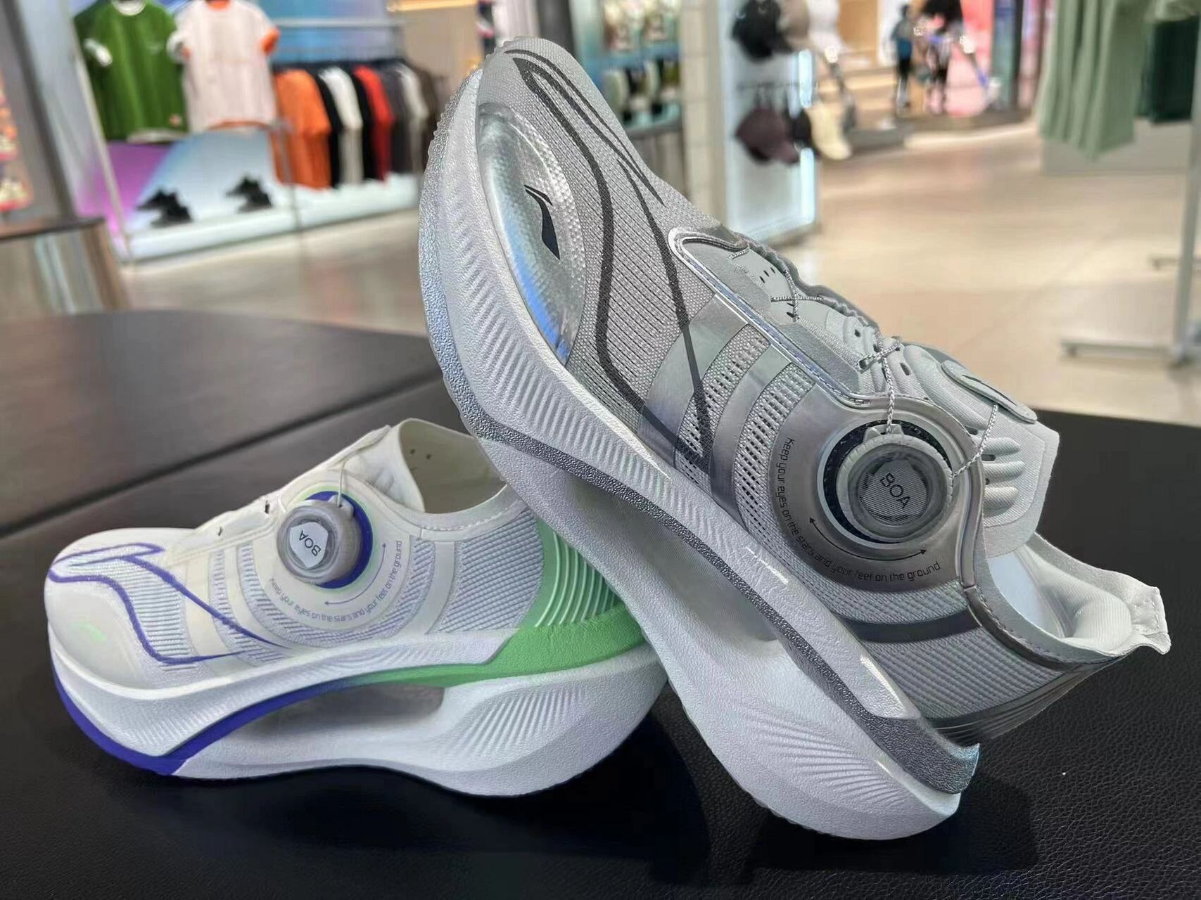 李宁大绝影2.0      超级减震耐磨透气马拉松跑鞋 鞋带系侧边boa锁扣