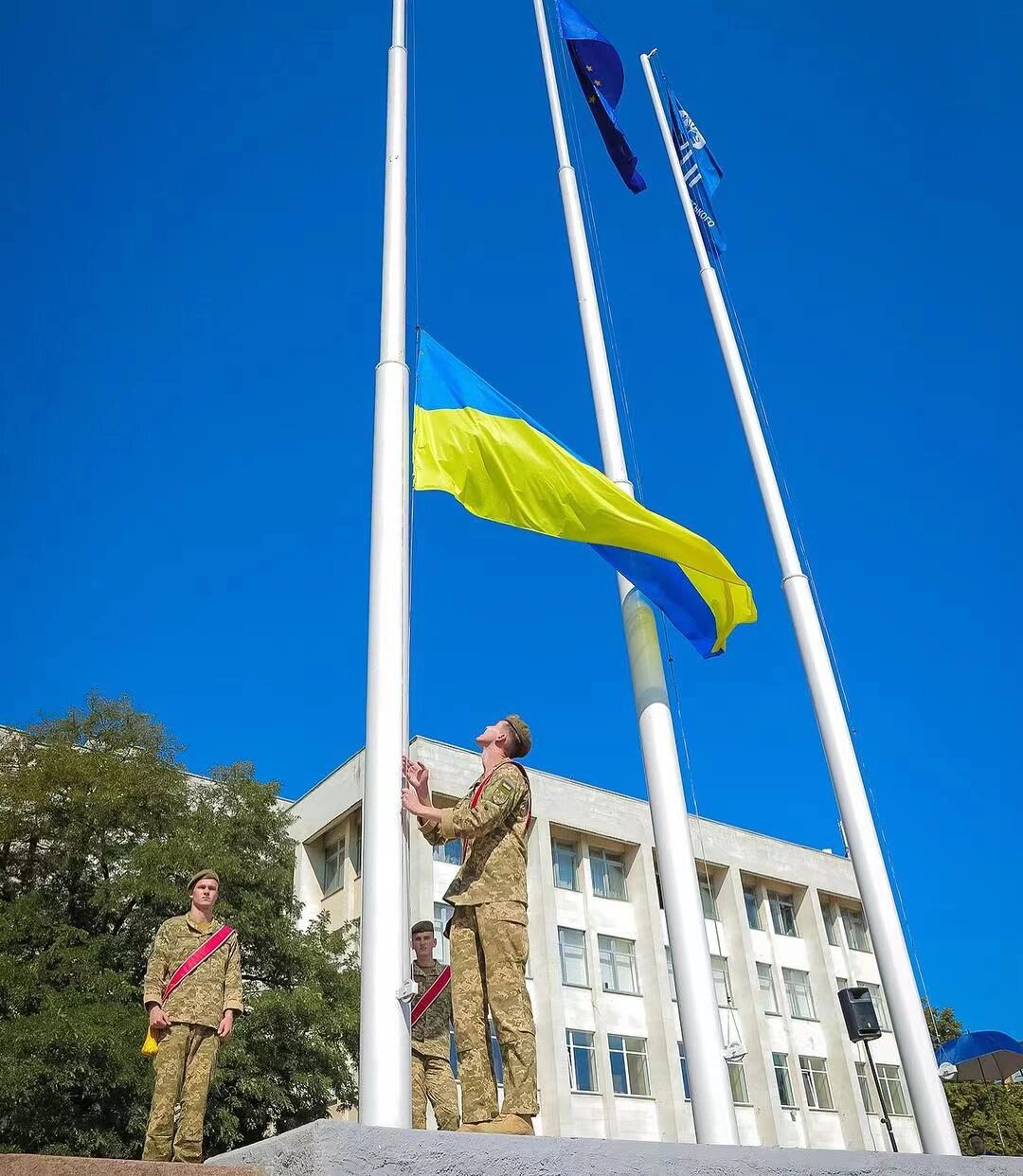 乌克兰国旗手抄报图片