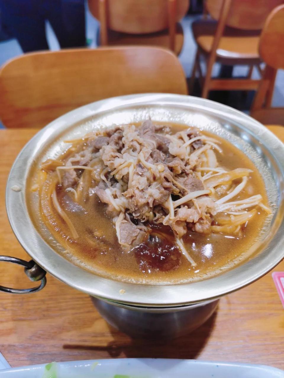 北京市本地品牌快餐～南城香 大勇探店,不广不贱.