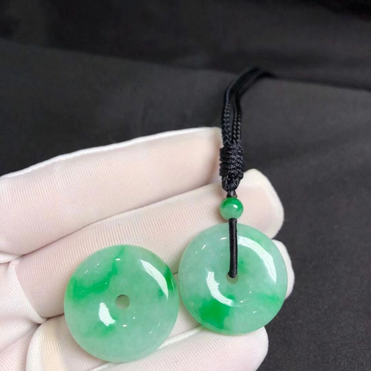 翡翠糯种飘绿平安扣 翡翠糯种飘绿平安扣,特色!厚装饱满,尺寸:25-6.