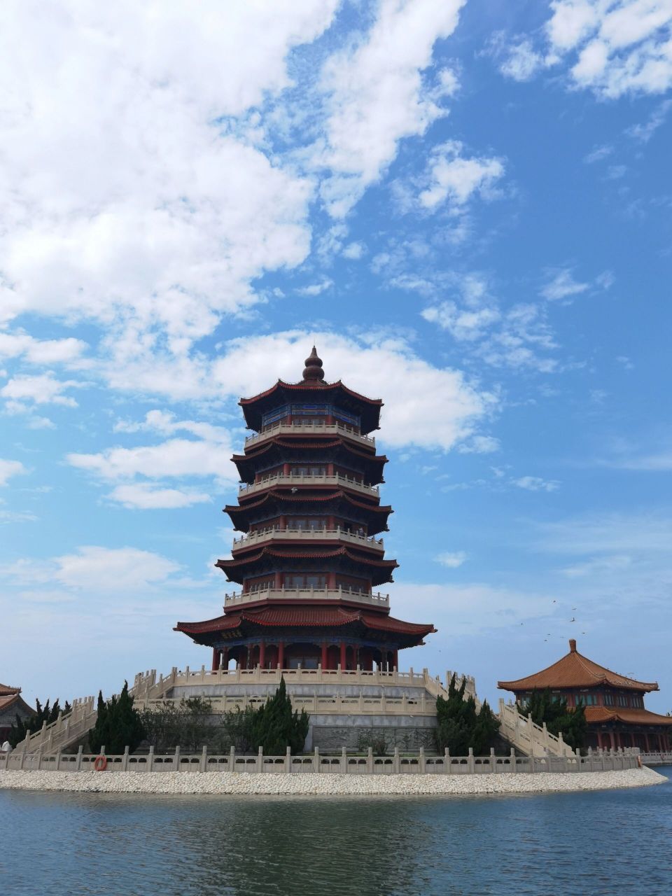 蓬莱旅游攻略 避雷和推荐 蓬莱的著名人工景点八仙过海,三仙山,蓬莱阁