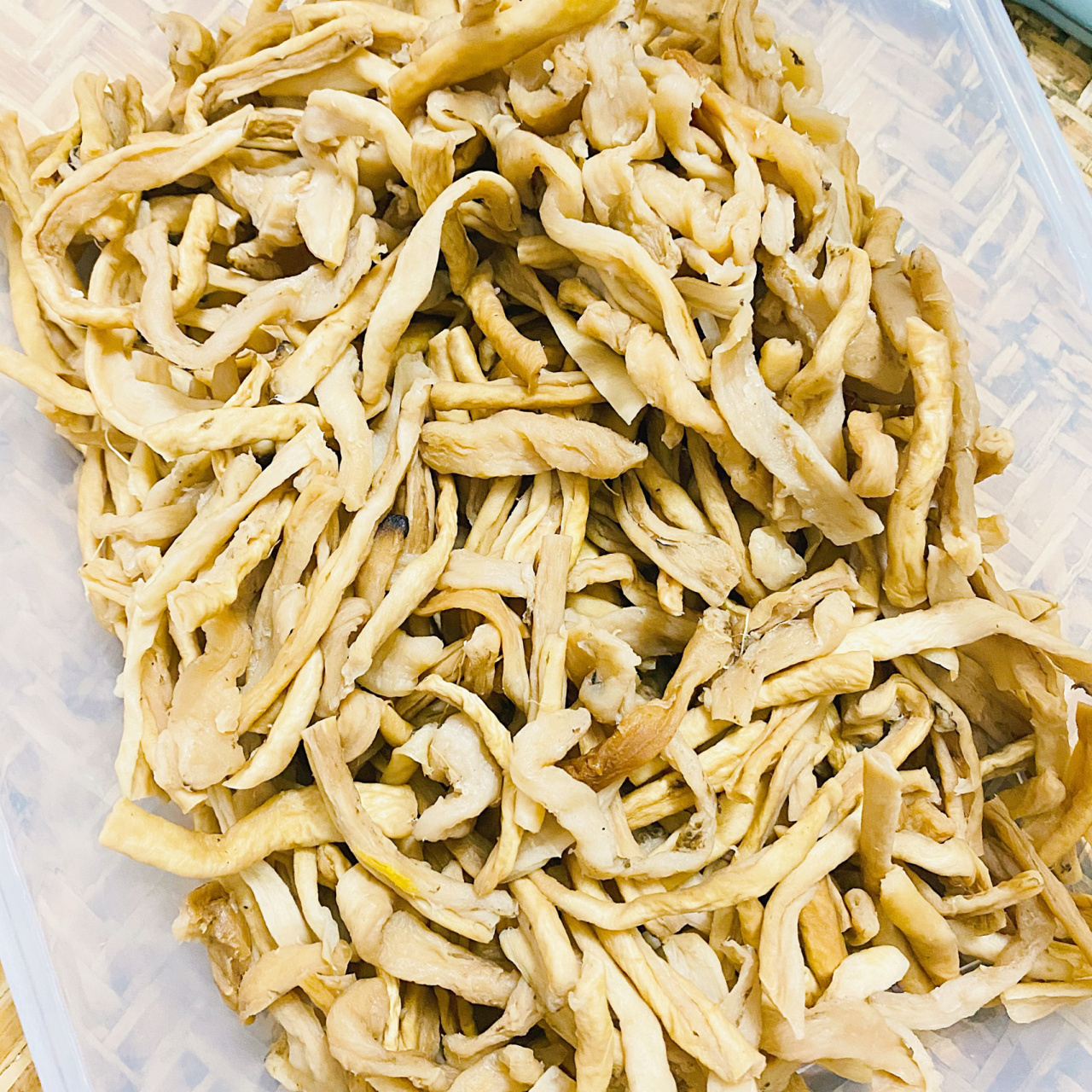 香脆萝卜干|教程做法|百吃不厌|超级脆 16615萝卜洗净,切条,用盐