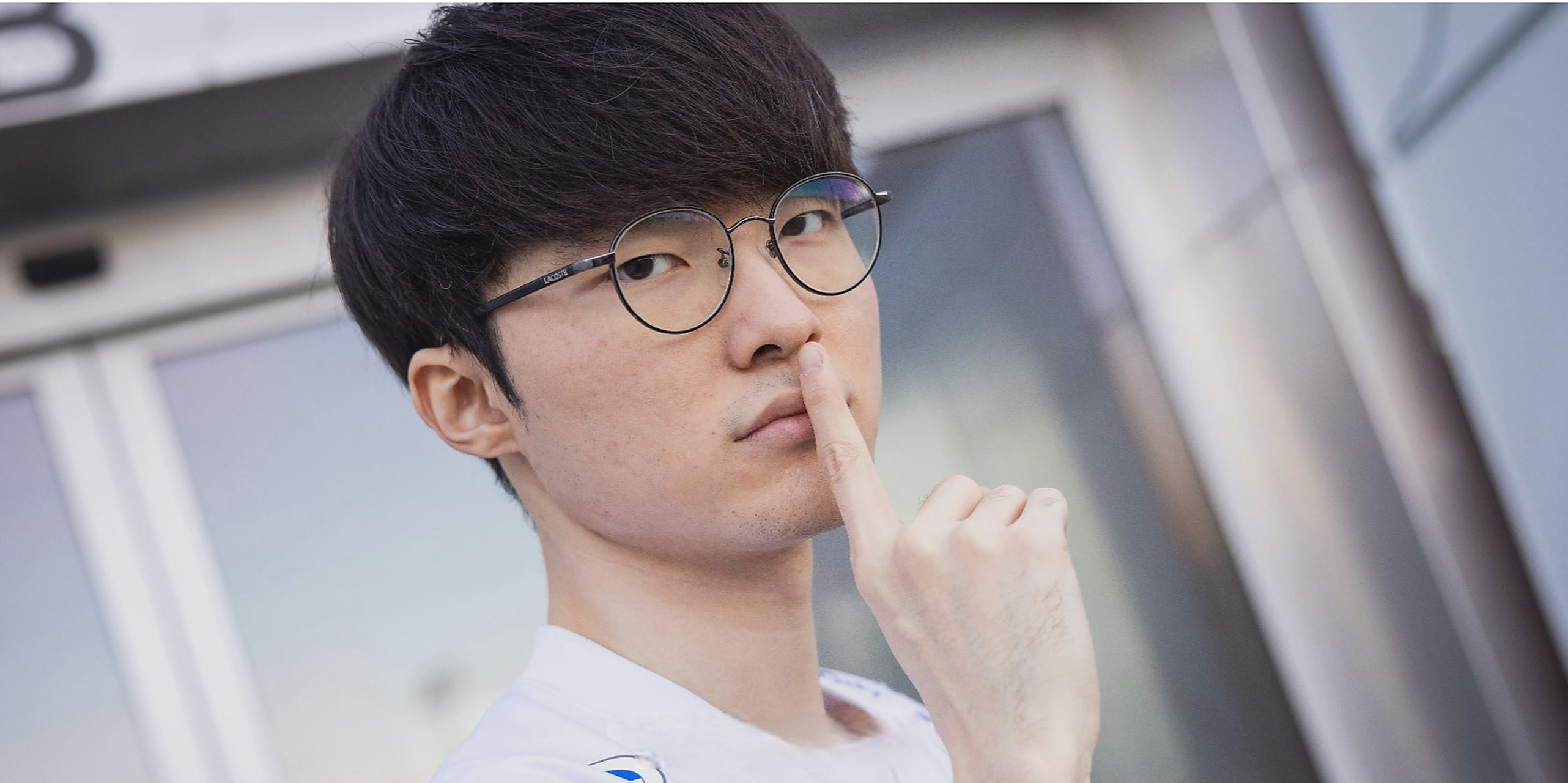 9115faker针对此问题给出了他的十个建议:  1,配合队伍的