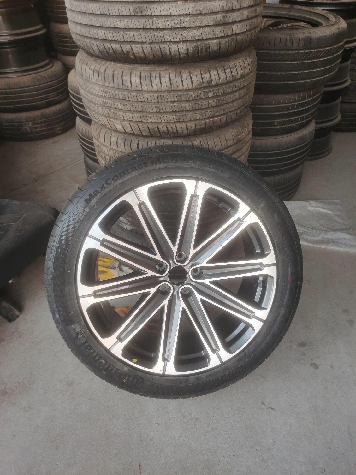 原厂21寸长安unik 原车拆车件轮毂轮胎 265/45r21马牌mc6轮胎 几十