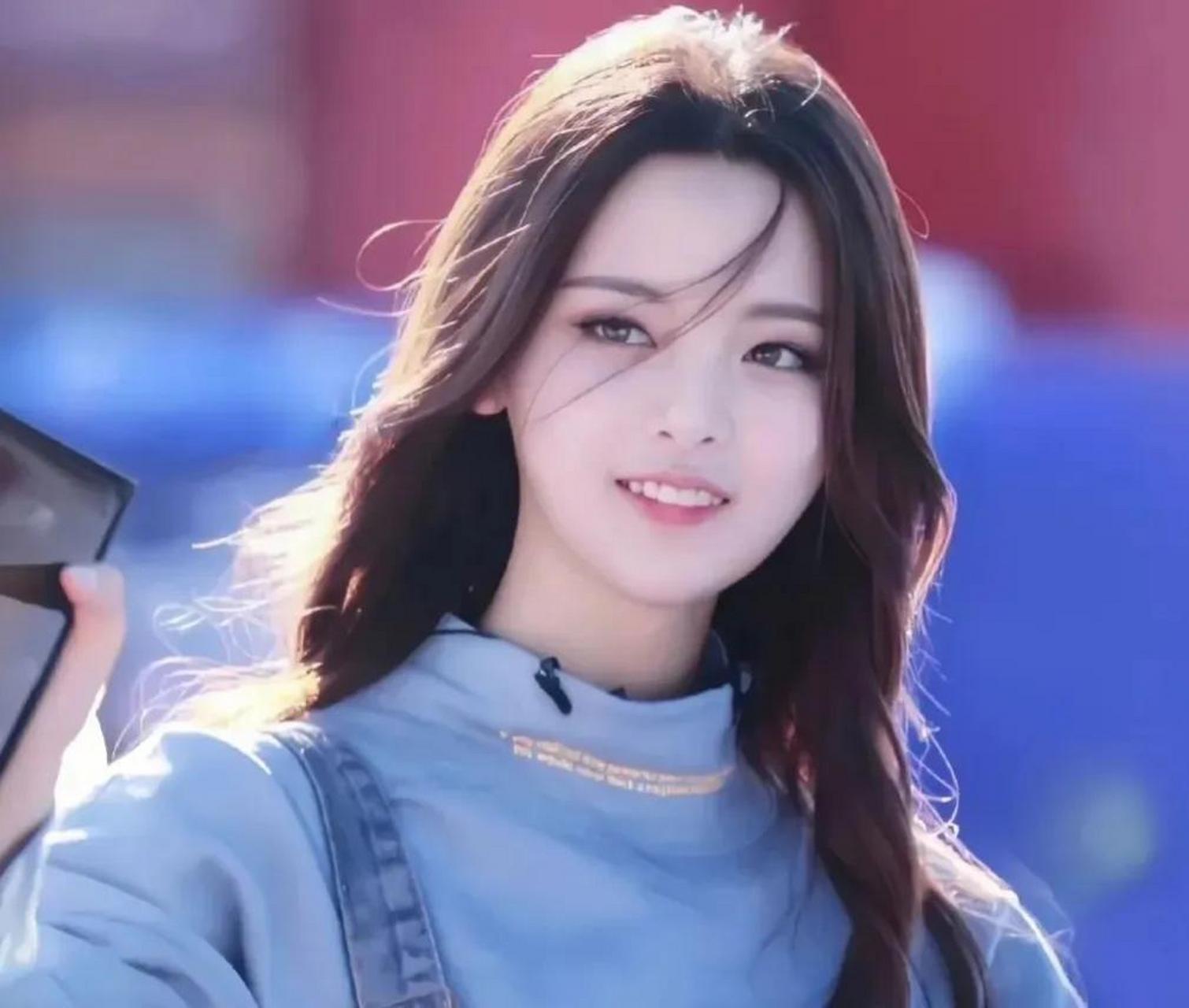 早期杨超越,果然是天生丽质,不愧为厂花!