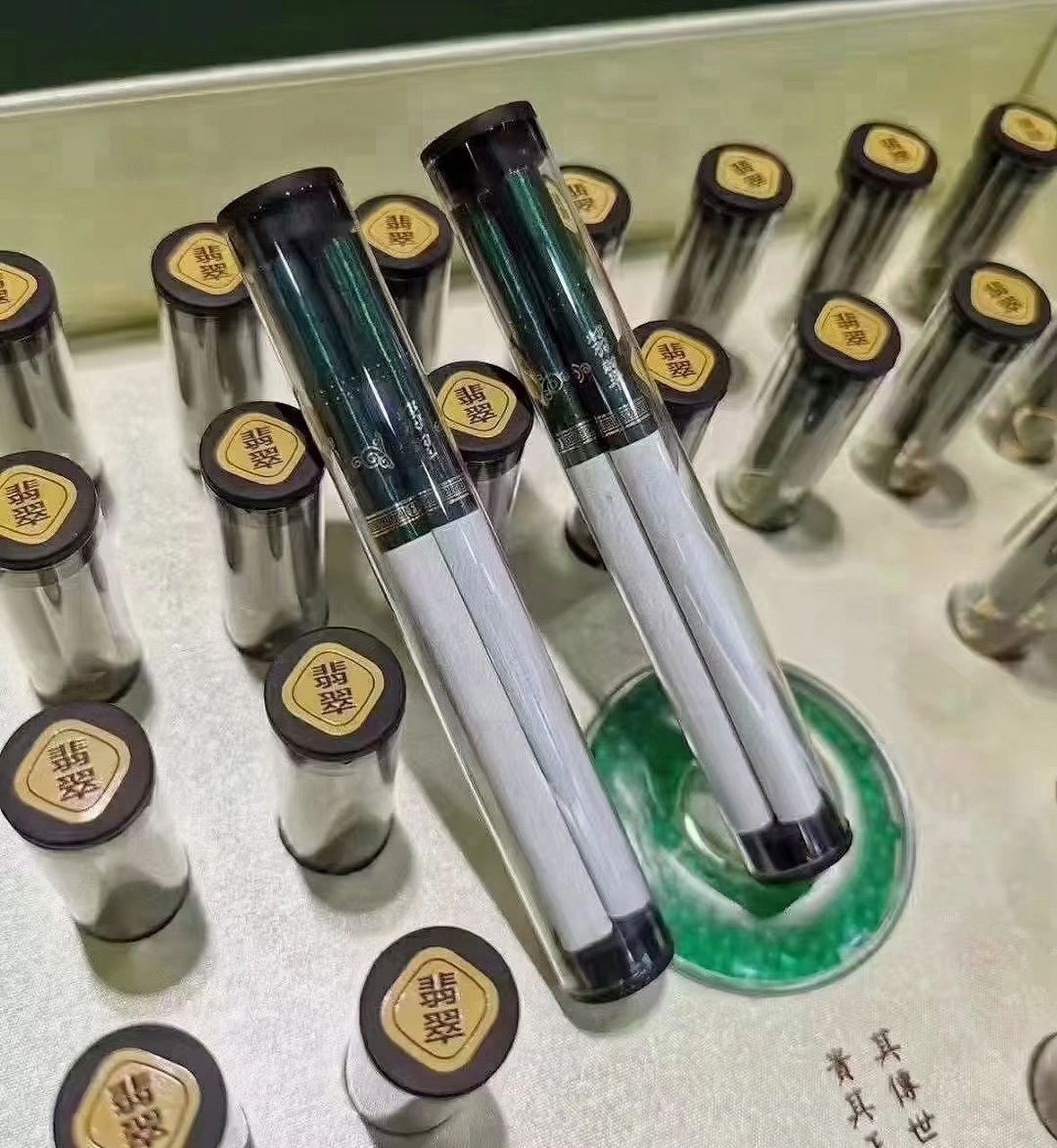 玉溪翡翠中支 102支礼盒97玉溪中的绿宝 玉溪翡翠中支 102支礼盒