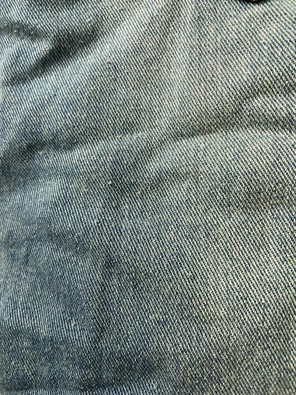 踩雷:会起球的牛仔裤 第一次买到穿了会起球的牛仔裤,醉了