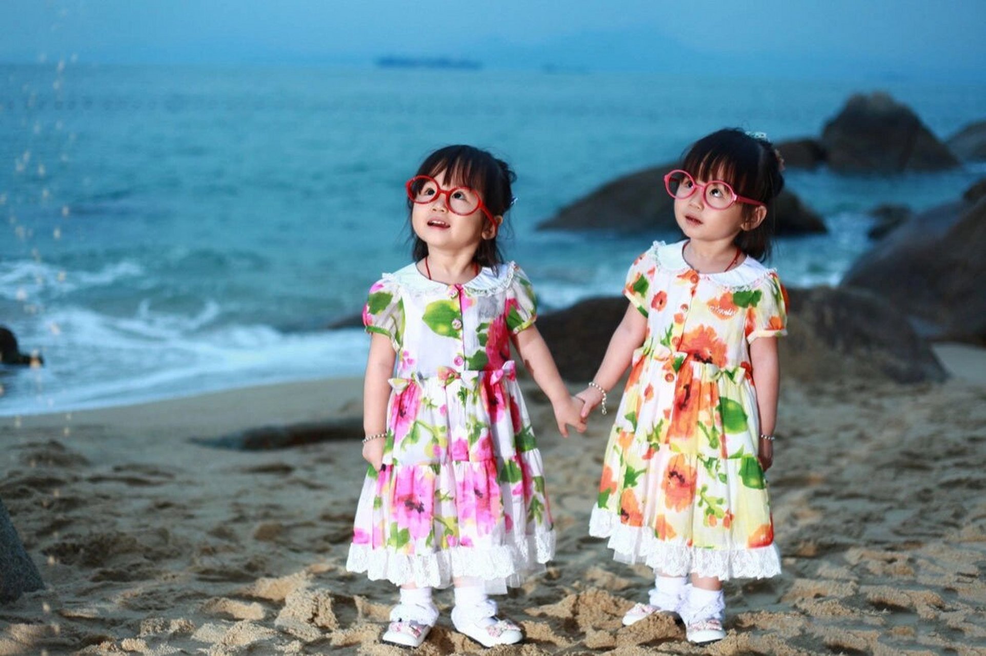 一一丫丫小时候的图片,这也太可爱了吧!