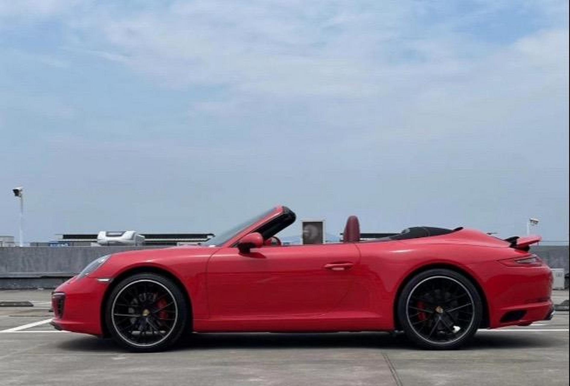 保时捷911敞篷 售价:77.