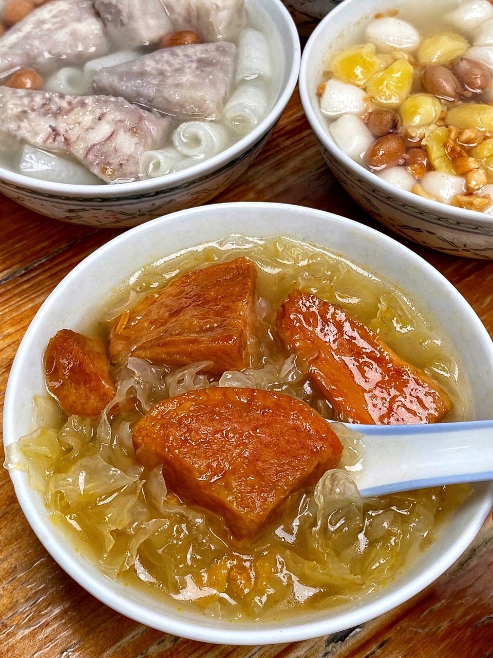 平价又好吃! 	 这次来汕头 朋友带去打卡老字号甜汤! 好多人吃!