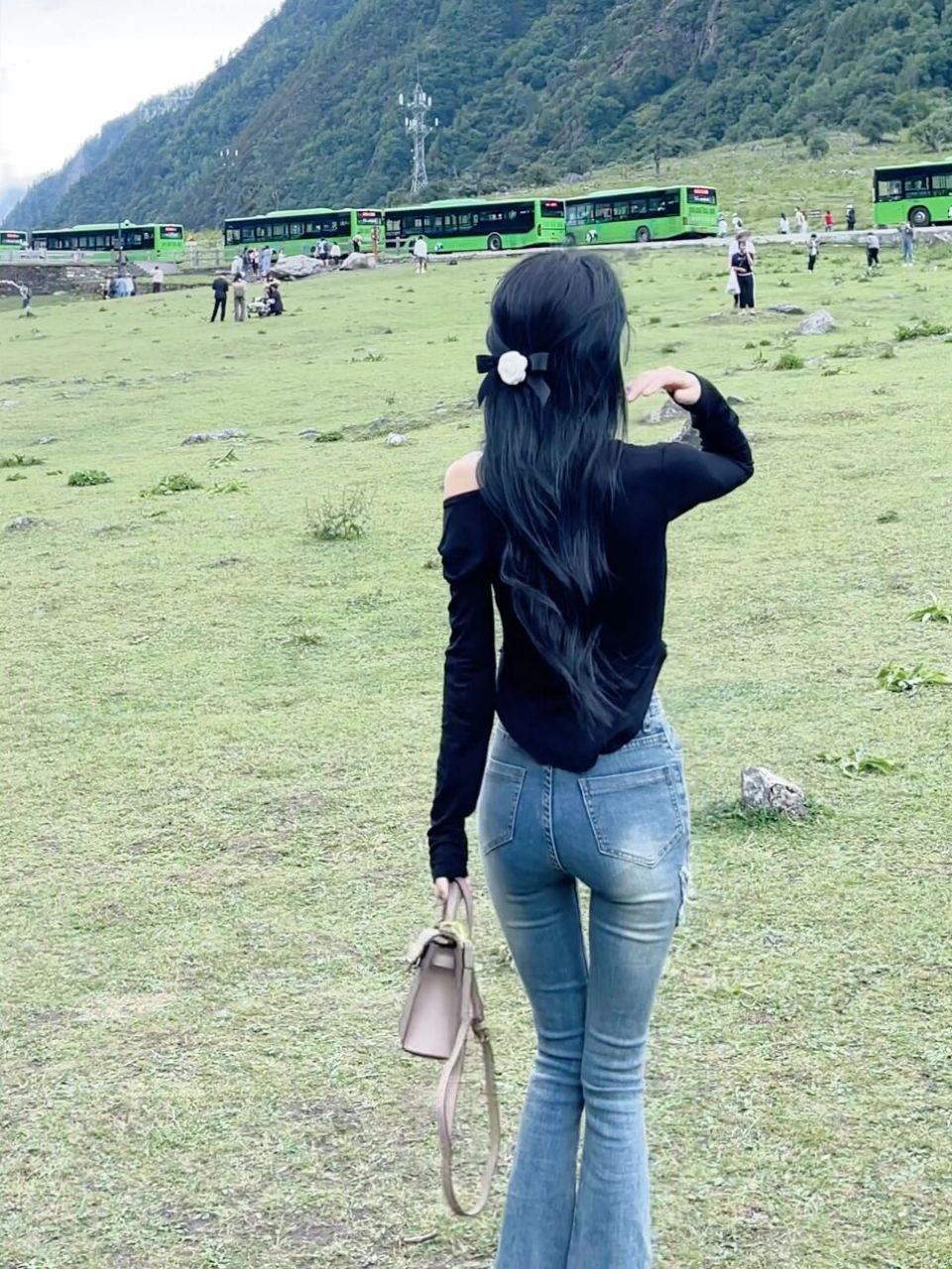 这条牛仔裤的背影绝了