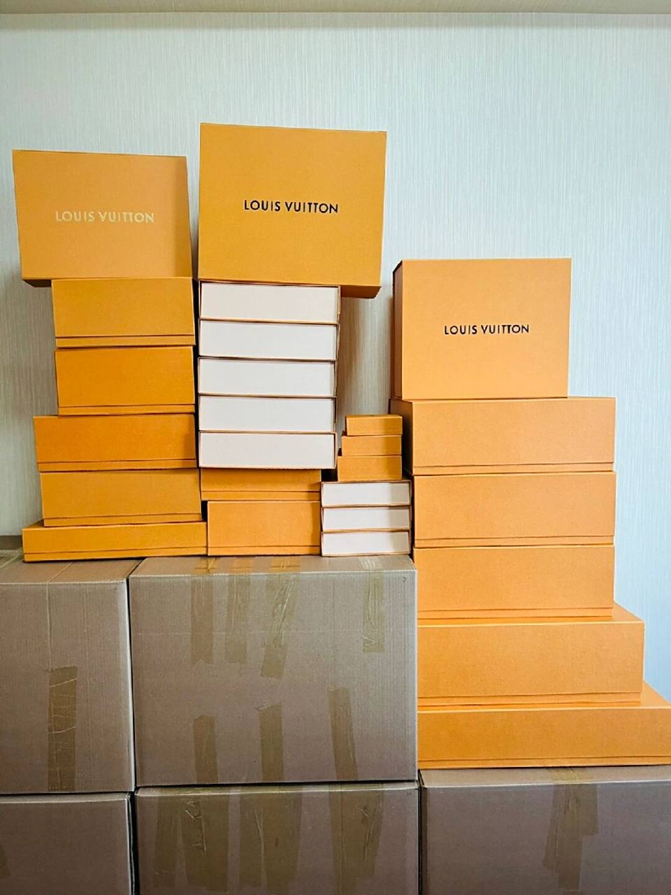 lv正品礼盒包装盒各种尺寸 正品包装盒,国外带回来的,各种尺寸的盒子