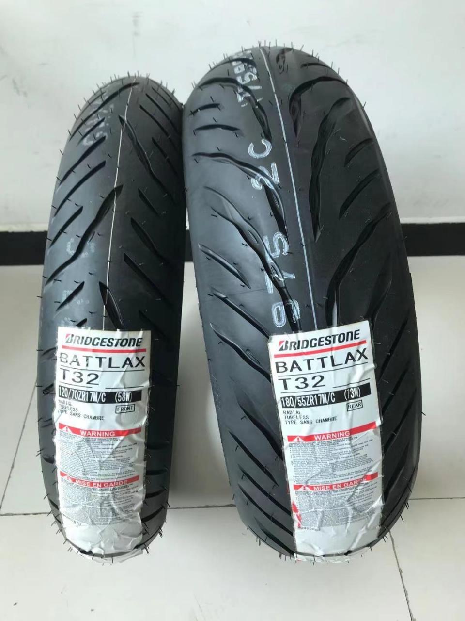 本田vfr800更换新轮胎,前减震器保养