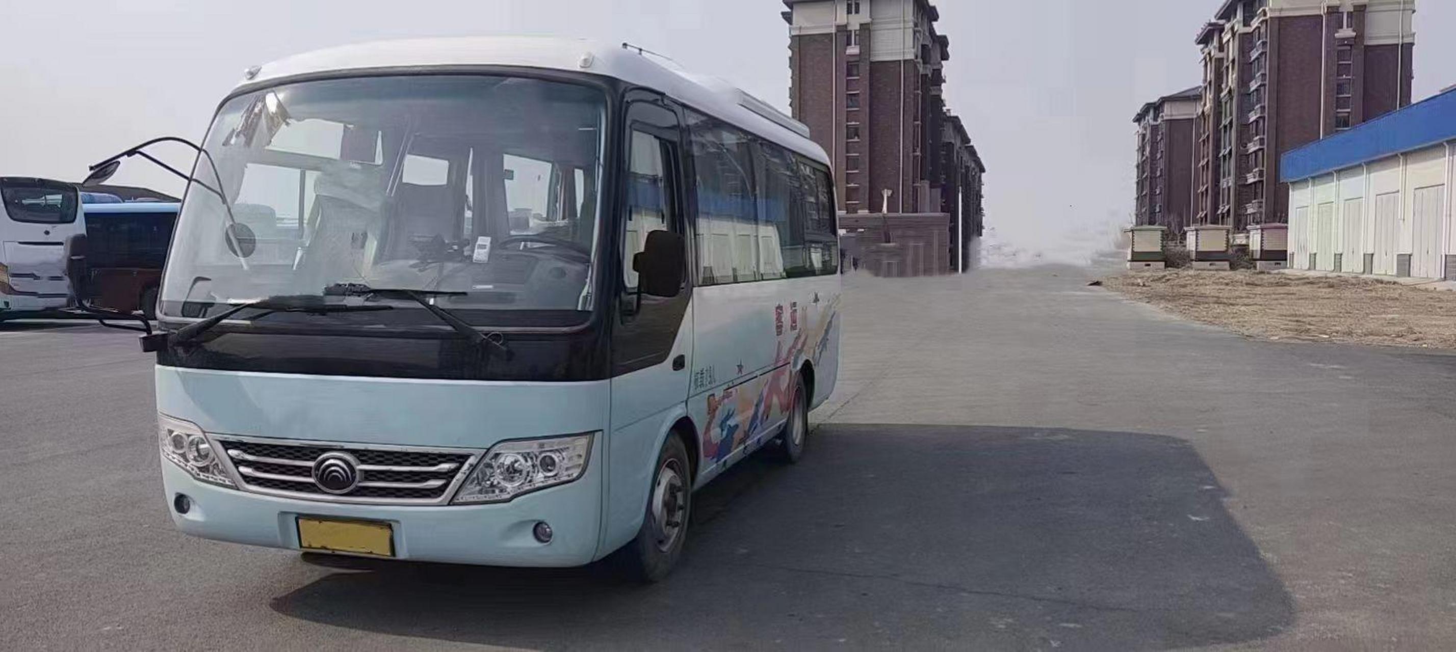 宇通19座6609d51,小型高中级,玉柴国五130马力,四轮碟刹,内开门,里程