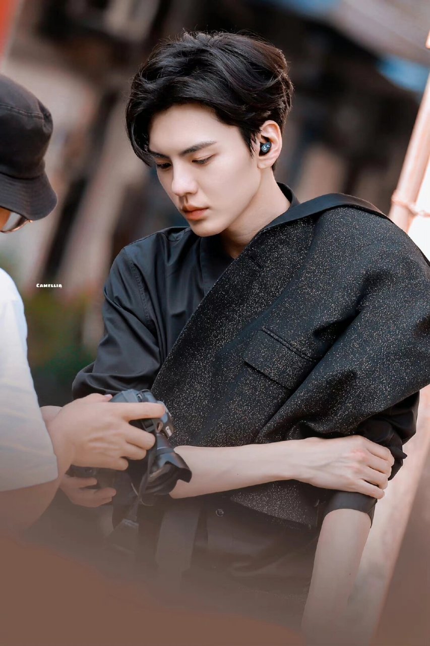 今日明星穿搭分享004|毕雯珺 黑白西装 毕雯珺金鸡奖两套西装look!