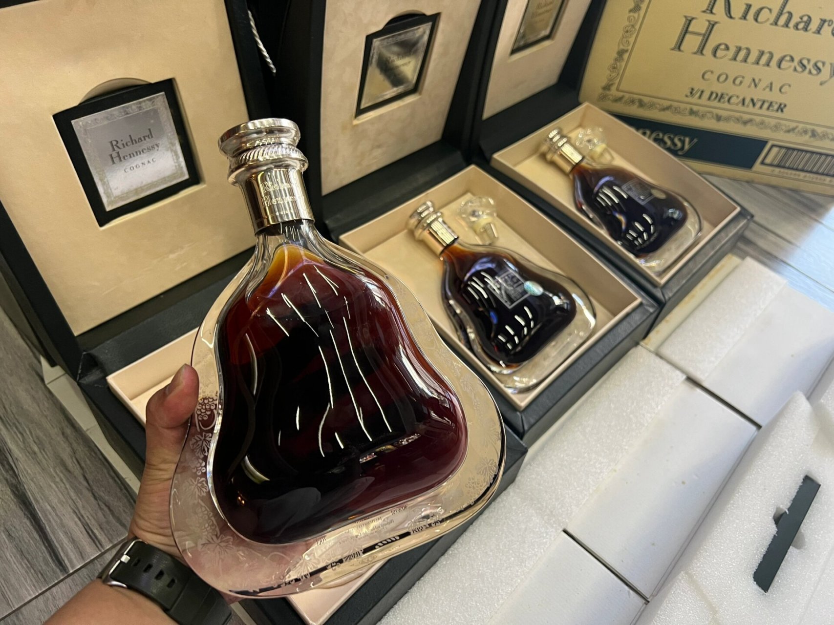 700 毫升 轩尼诗 绿李察 2002 年公司原件 稀缺原件,适合收藏