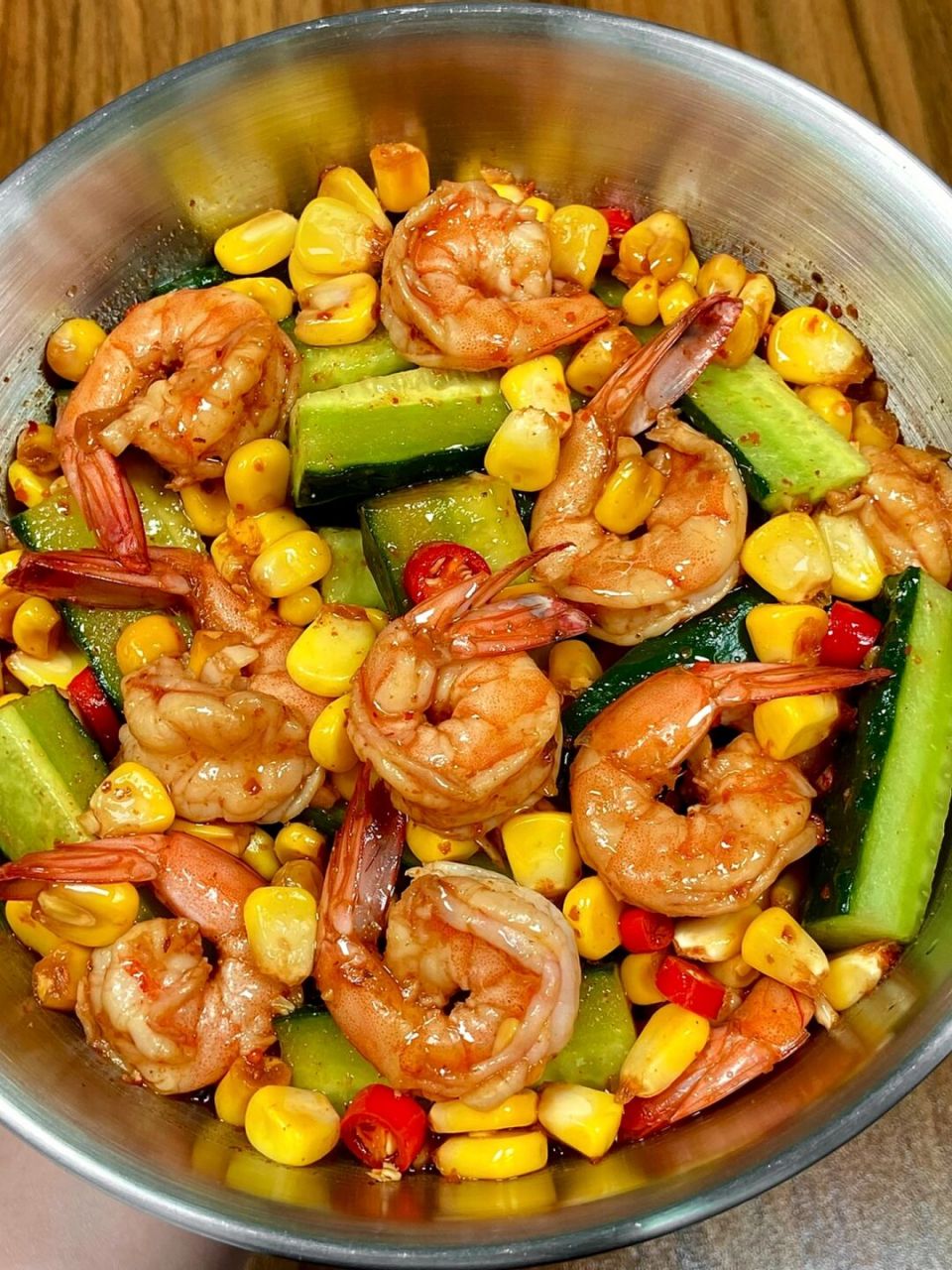 分享这个黄瓜虾仁拌玉米,脆脆甜甜巨好吃哇[流泪] 虾仁鲜美,[并不