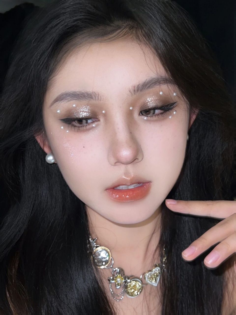 金属烟熏珍珠妆 辣一整个夏天 #眼妆教程##人鱼妆##金属珍珠妆##万圣