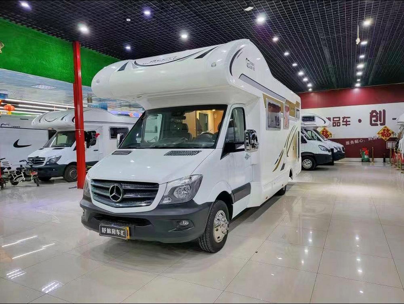 金冠布伦卡诺进口奔驰斯宾特524c型房车 上牌日期:2019年2月 车辆车型