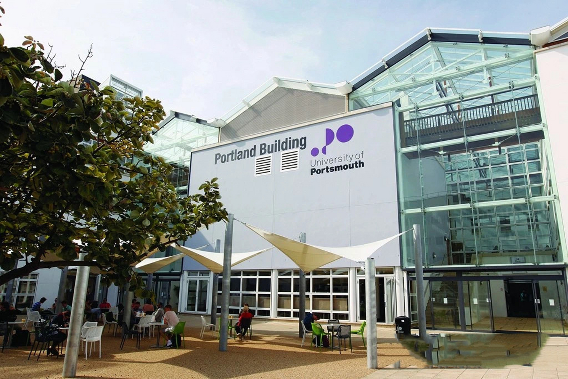 英国朴茨茅斯大学被评为全球三大商学院之一 英国9297朴茨茅斯