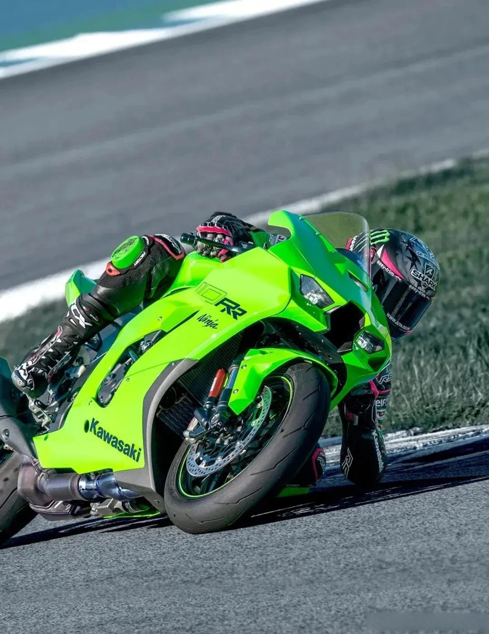 涨姿势#川崎国内发布全新2024 zx-10rr多项升级,继续领跑,建议零售价