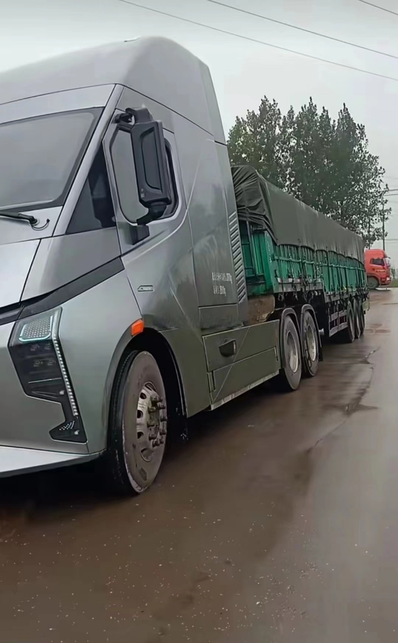 jac出品的如此科幻的大卡车!