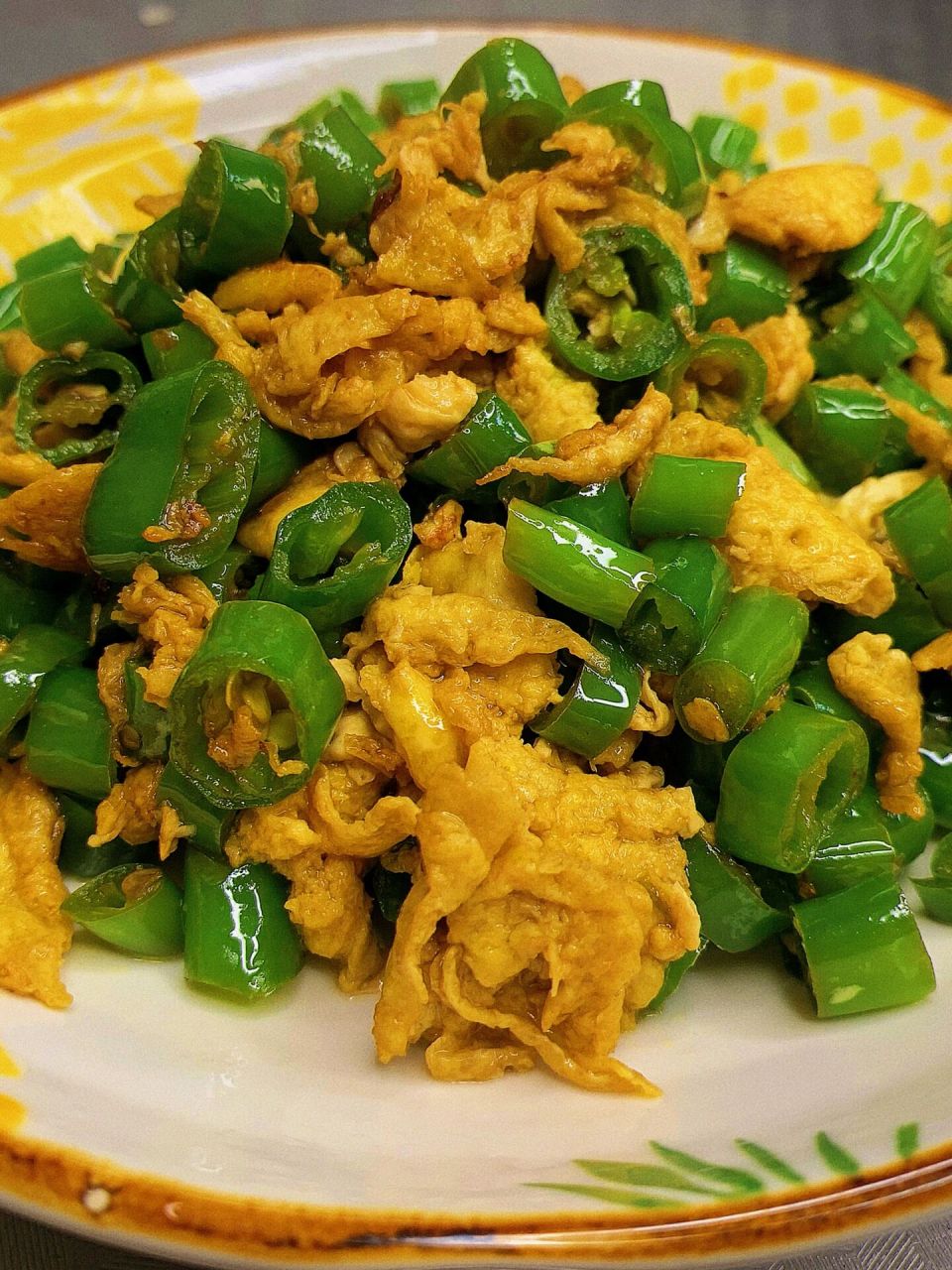 十分钟搞定 简单好做零失败 杭椒炒鸡蛋02 食材02 杭椒 鸡蛋 步骤