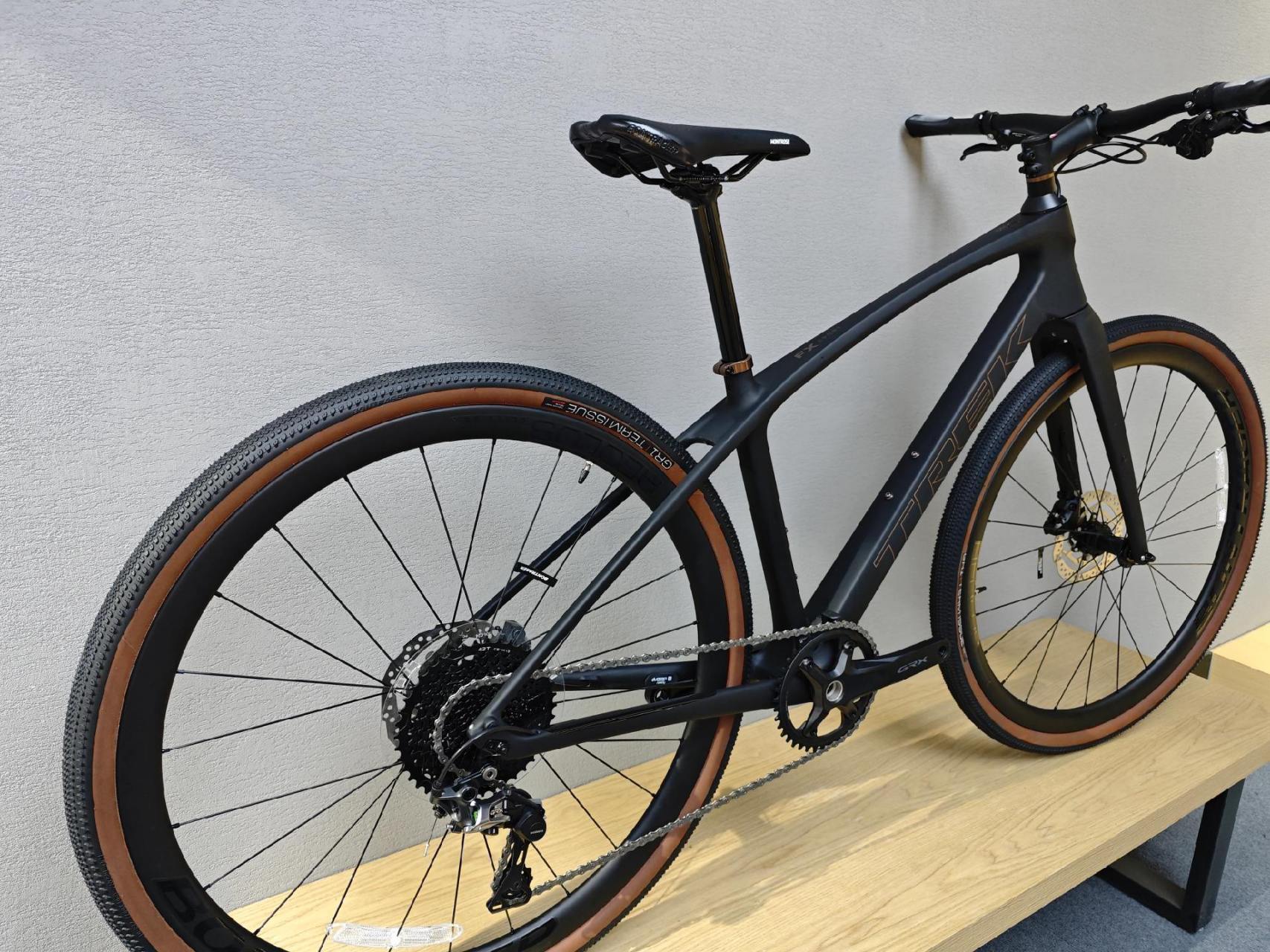 trek崔克fx 6 碳纤维高轻量碟刹砾石路多功能自行车平把公路车 碳纤维