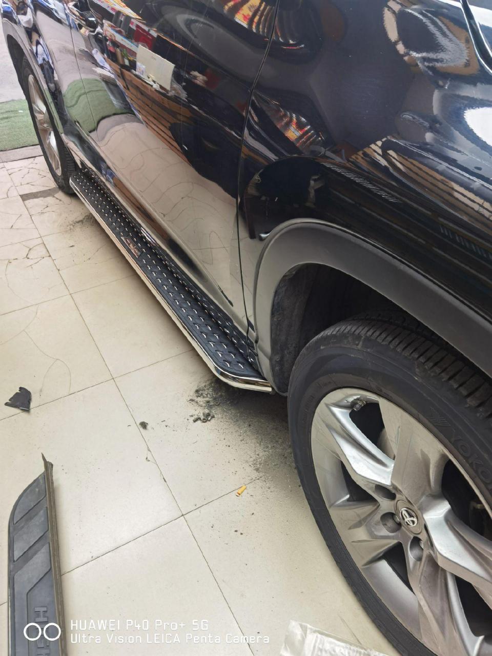 15款汉兰达 脚踏板装车