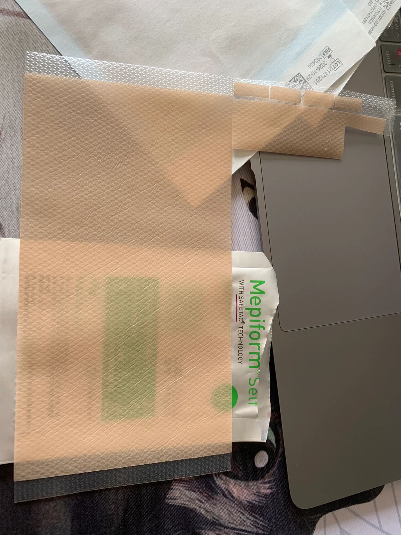 瑞典美皮护vs 国产美皮护 瑞典美皮护 :单片10cm*18cm  95元/片 一盒4