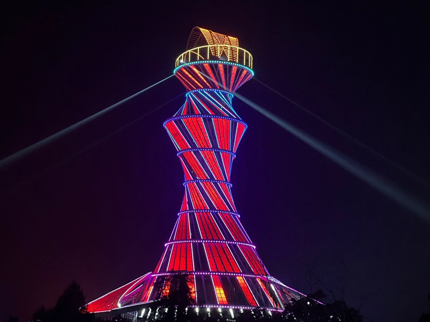 绚丽夜景·宜州园博园91 9015营业时间:9:00～22:00 	 我是母亲