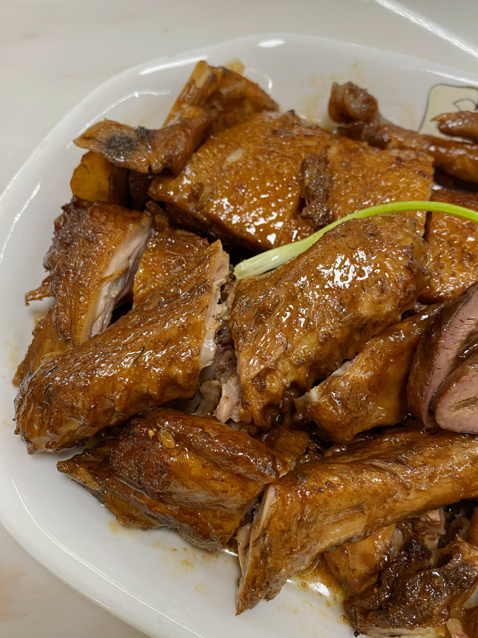 卤鸭飘香,年味渐浓… 卤鸭子了喂～ 家常的做法一样能做出很美味的