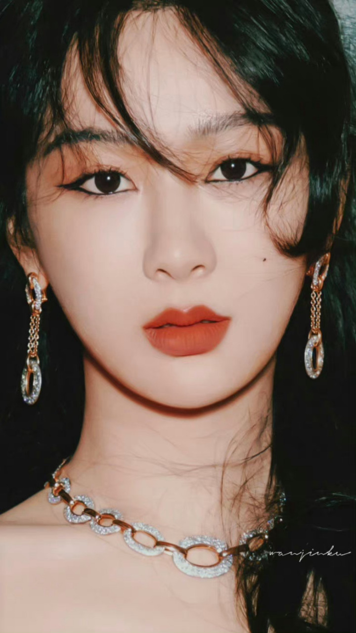 杨紫脸颊痣# 每次都能见到不一样的造型,多来点我们爱看太美啦[心]