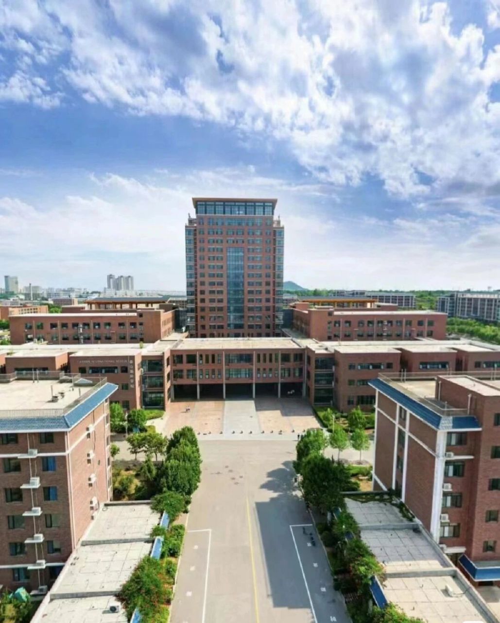 卫校招生 山东力明科技职业学院,1985年建校,原山东中西医结合大学.