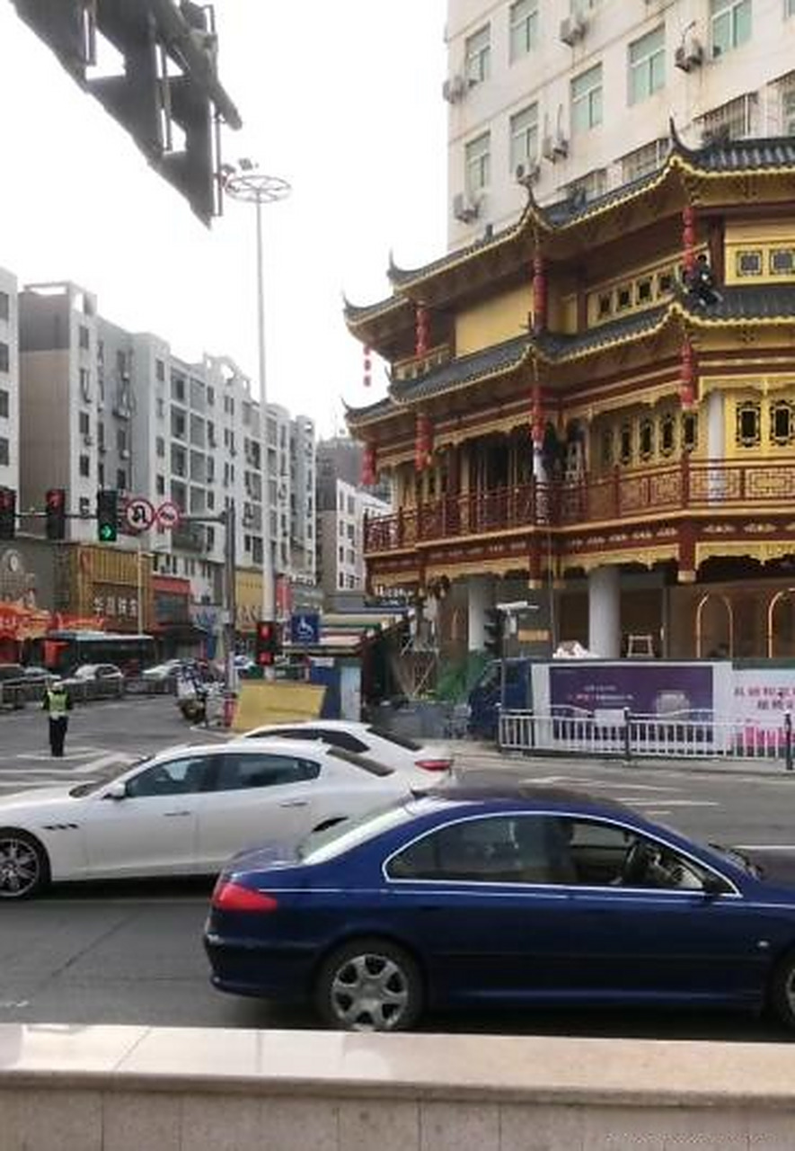 莆田步行街薇薇新娘前段时间搬走了.