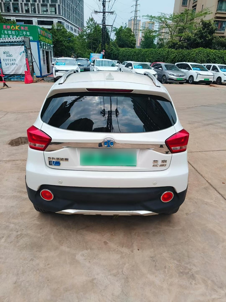 北汽新能源ec180,5门4座小型车,纯电续航180公里,小跑4万公里,保证实