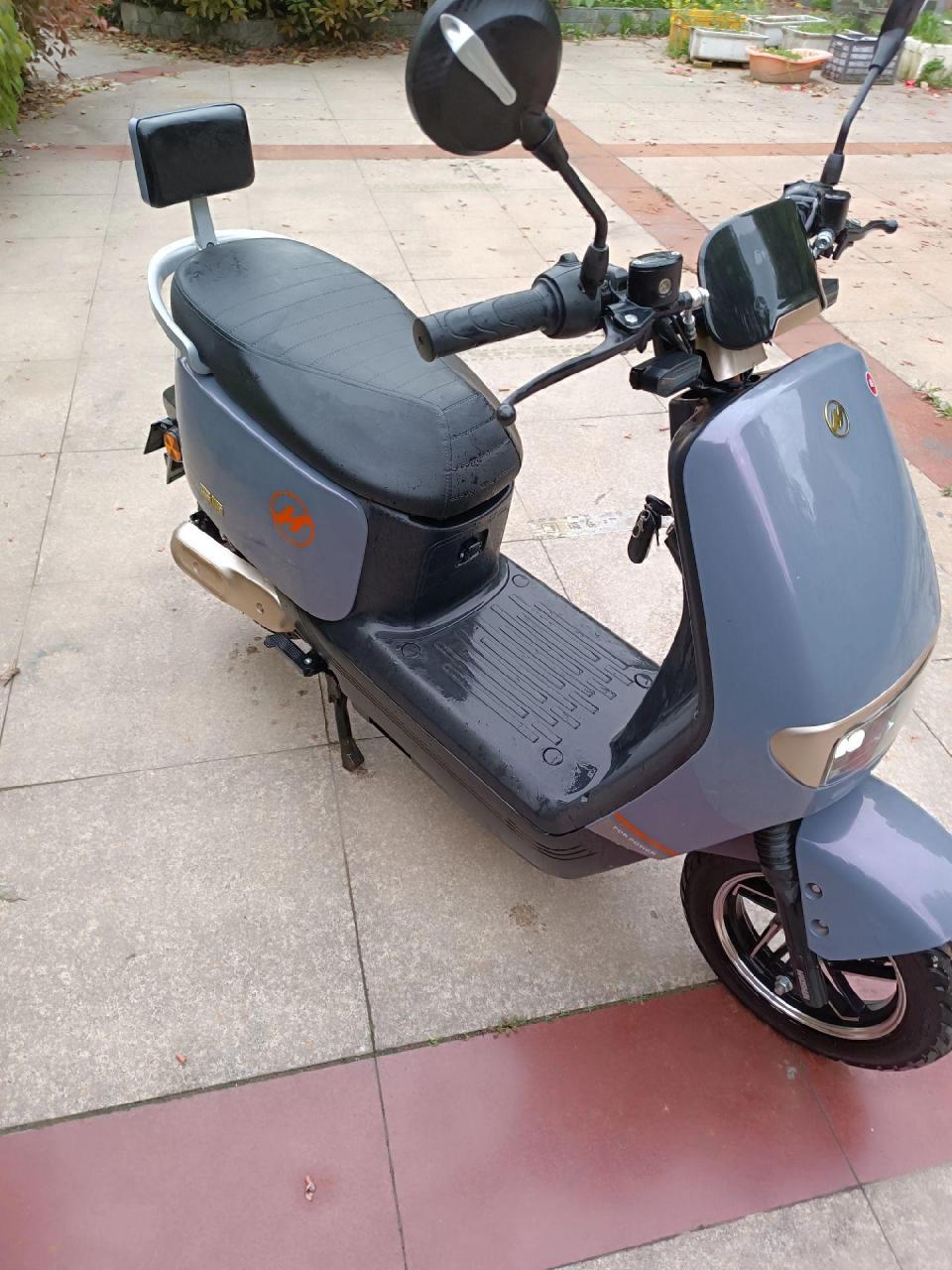 豪顺电瓶车前后碟刹,外观都好的