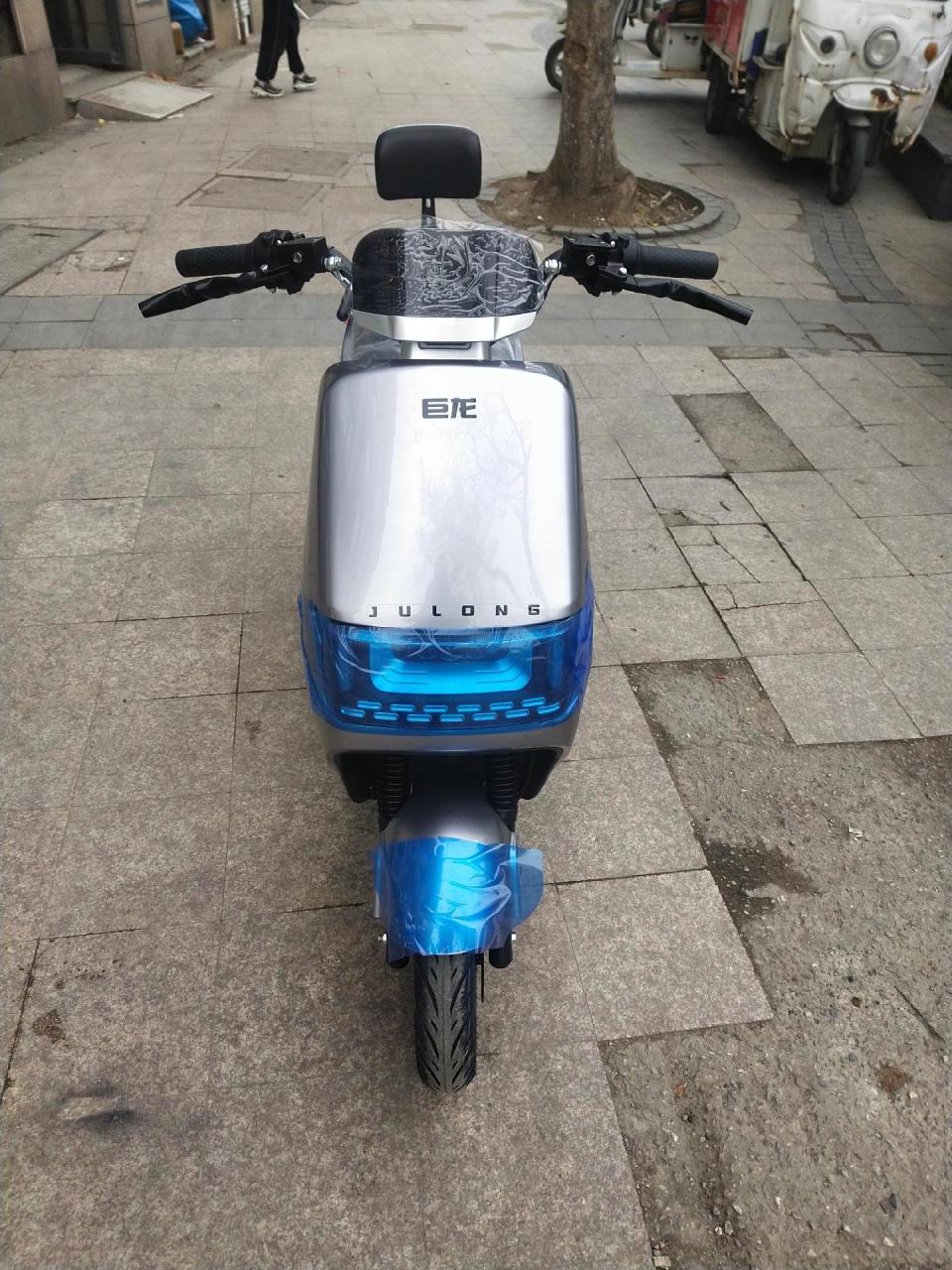 电动车以旧换新 ,巨龙国标车m26款,前后碟刹,60v72v电池都可以装,性