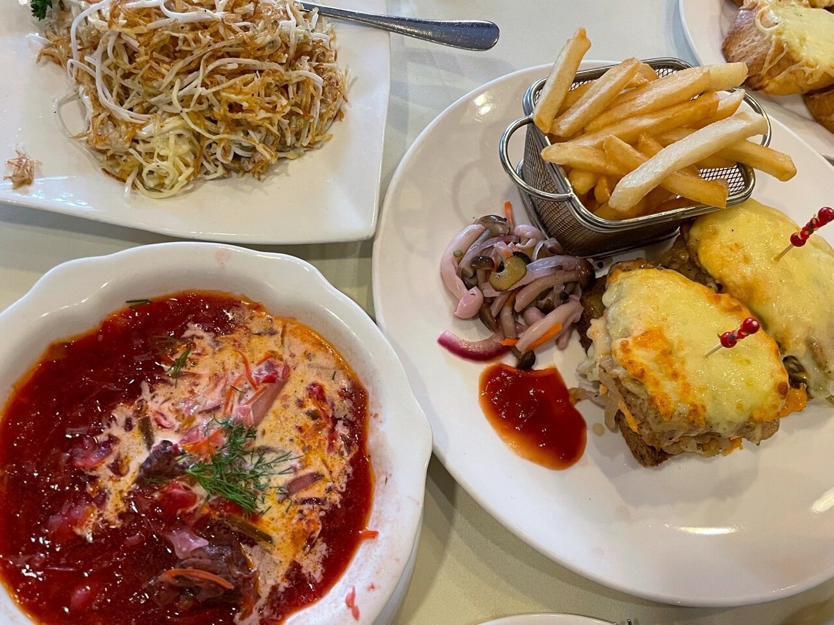 老井餐厅·使馆边上的北京最佳俄餐92 【老井俄式餐厅】 98地点