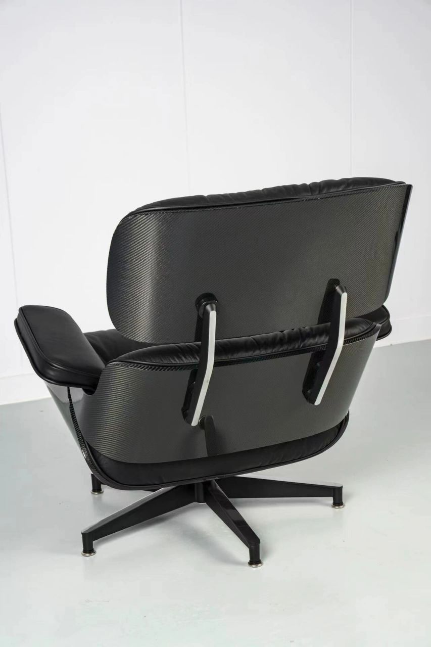 eames伊姆斯躺椅 eames lounge chair 1956年设计,目前为美国现代艺术