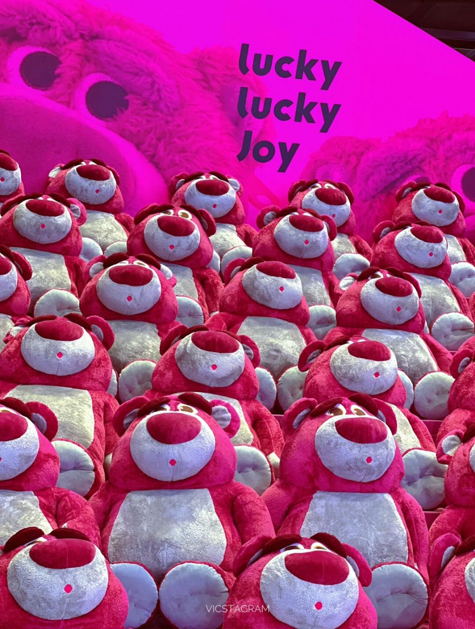 现在喜熊还来得及吗⁉️ 👂听我说,快去二层,参加草莓熊🍓限