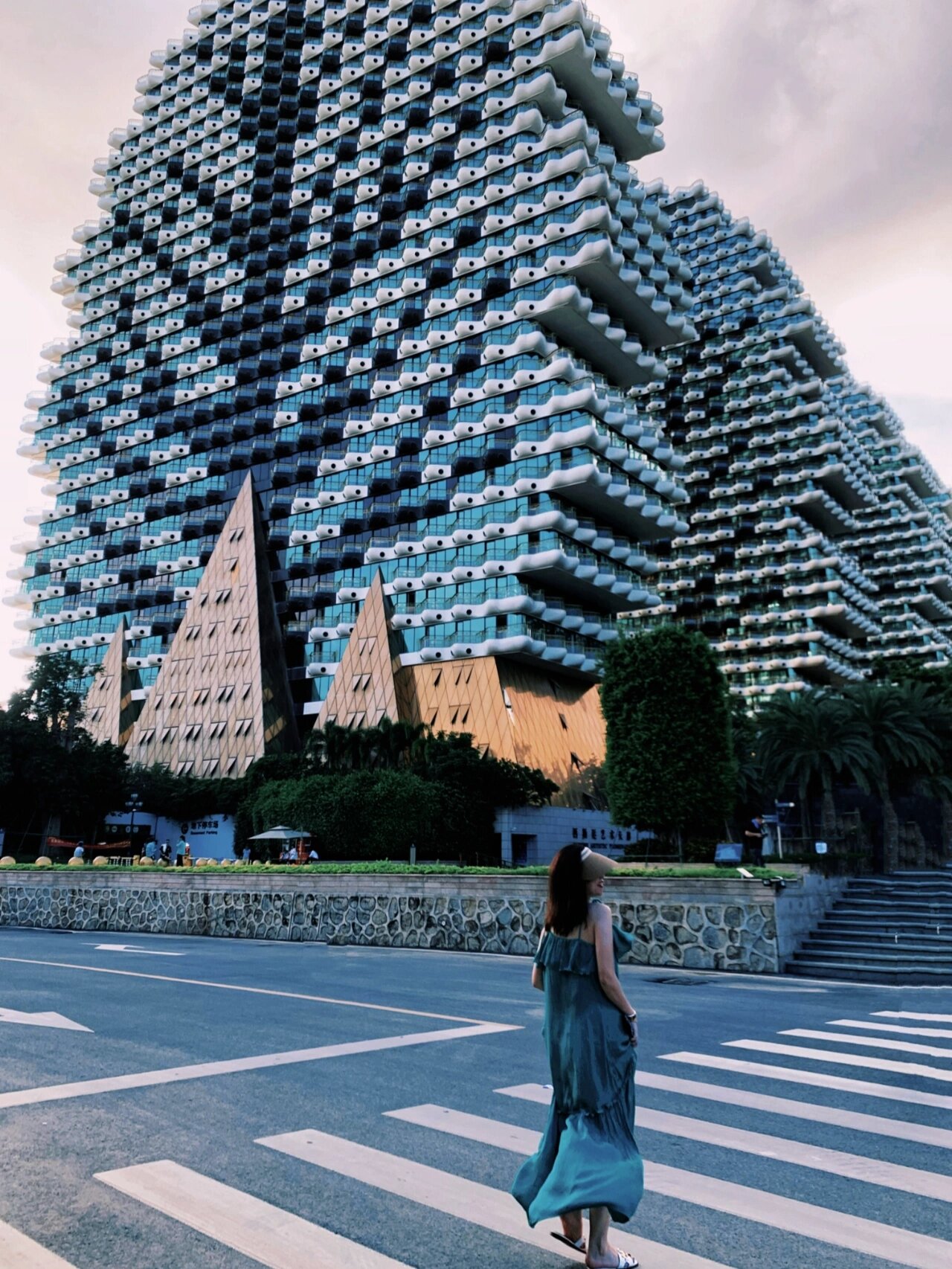 三亚湾77惊艳绝美的奢华地标酒店61美丽大树 76离三亚凤凰机场