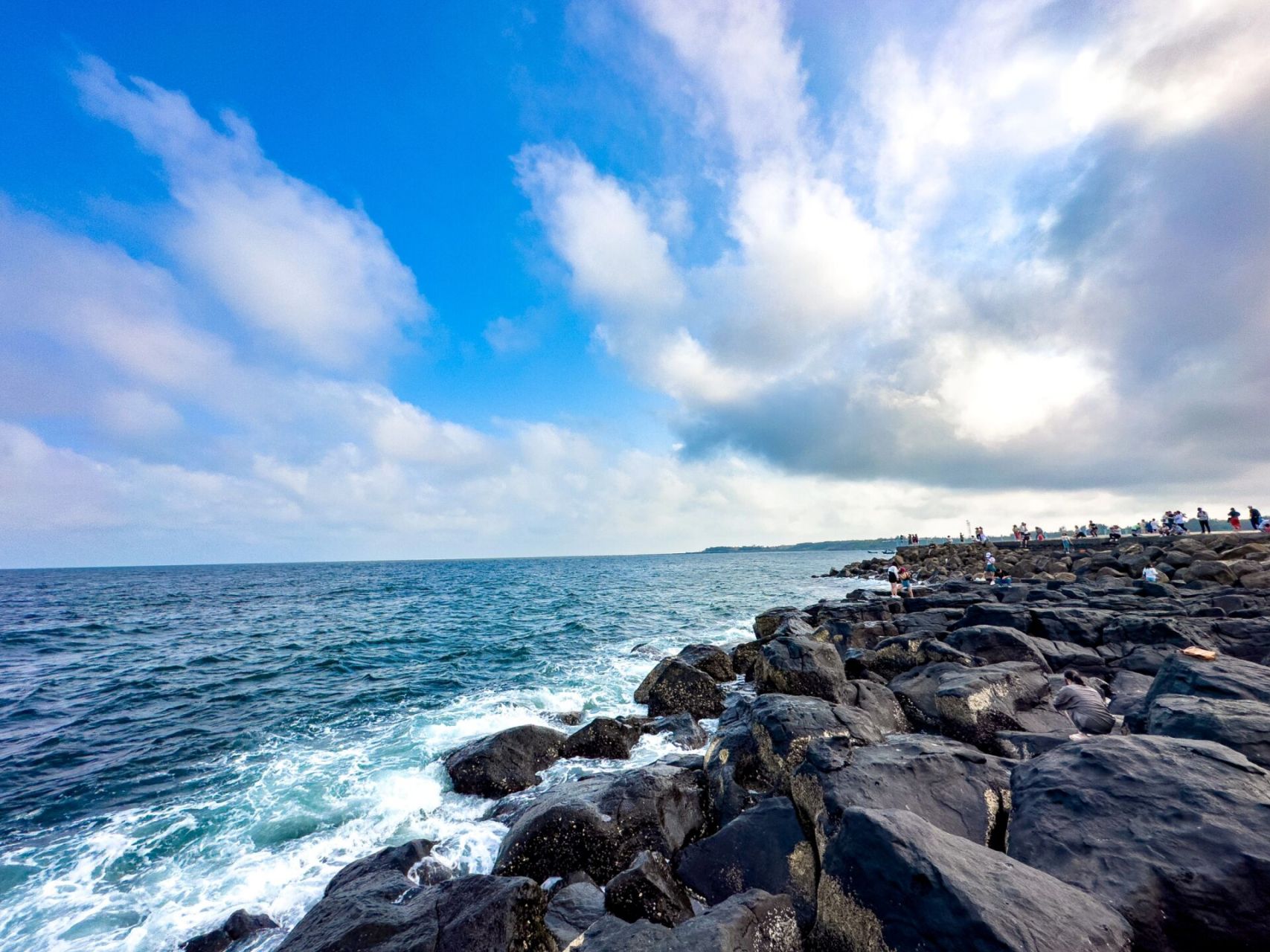 99湛江硇洲岛旅游攻略一日游 湛江硇洲岛是中国第一大火山岛,风景