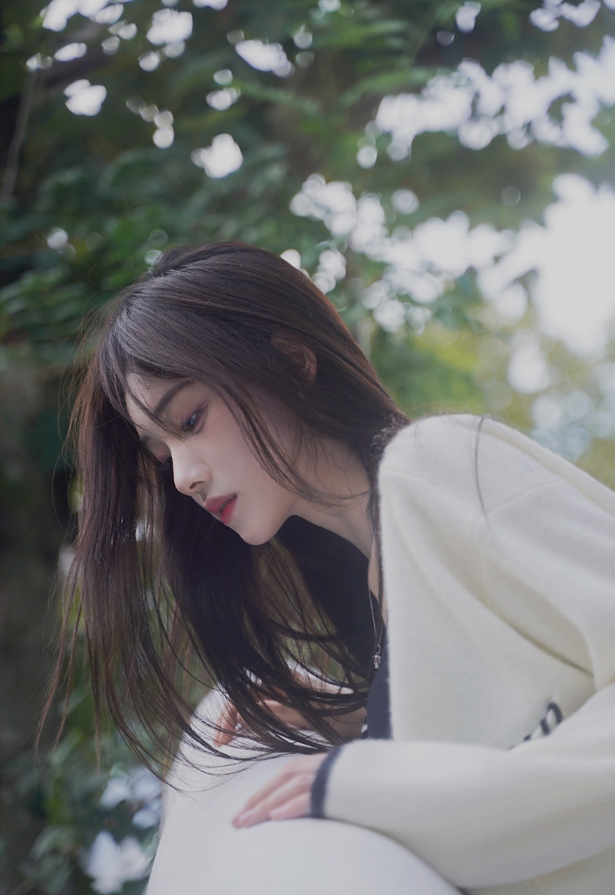 惟baby- 出生于1998年8月19日,狮子座小姐姐