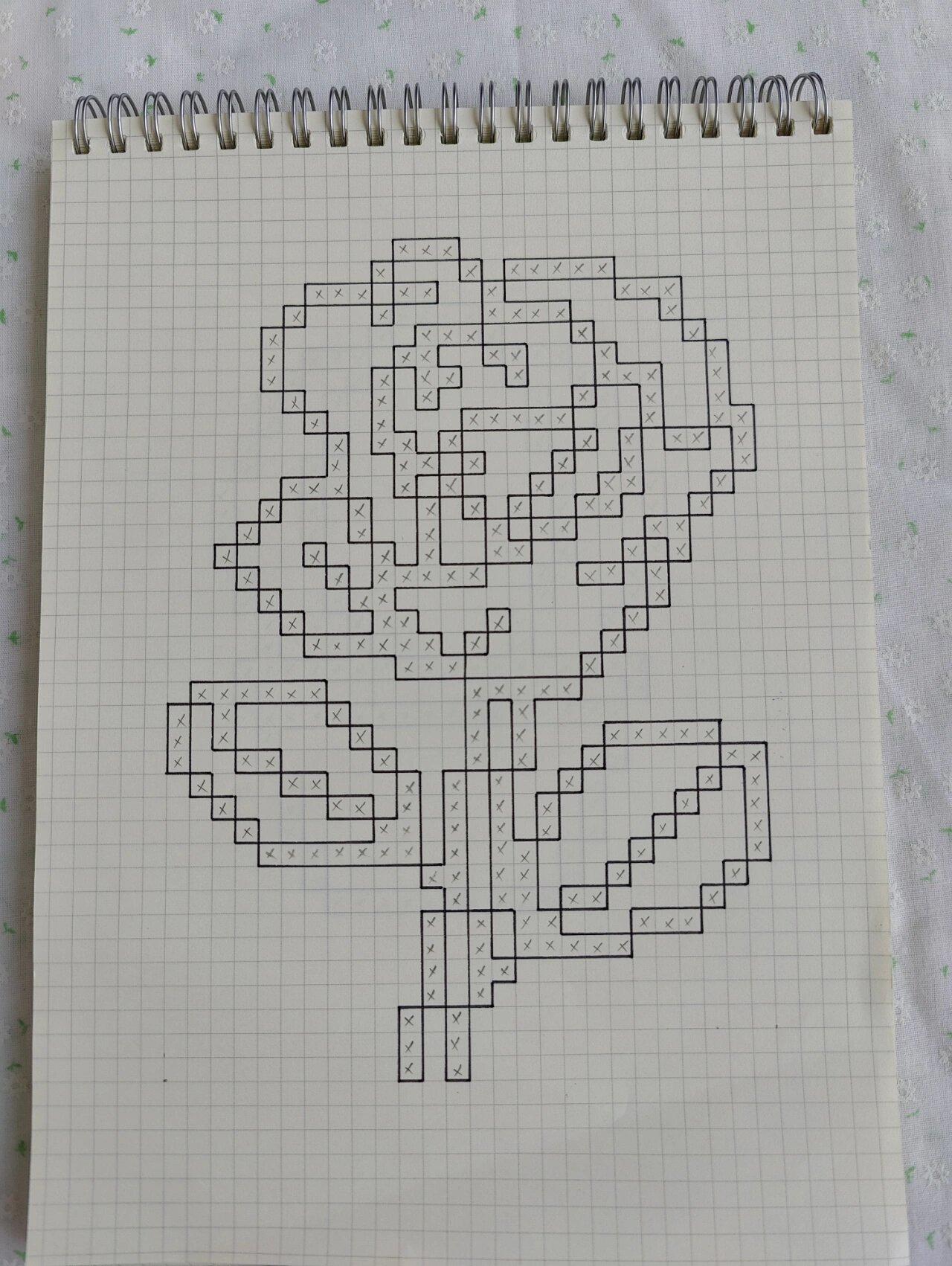 像素画82【临摹】玫瑰 玫瑰花 b5网格本 26*37 touch mark