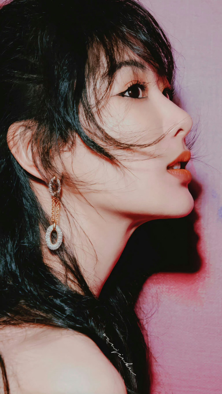 杨紫脸颊痣# 每次都能见到不一样的造型,多来点我们爱看太美啦[心]