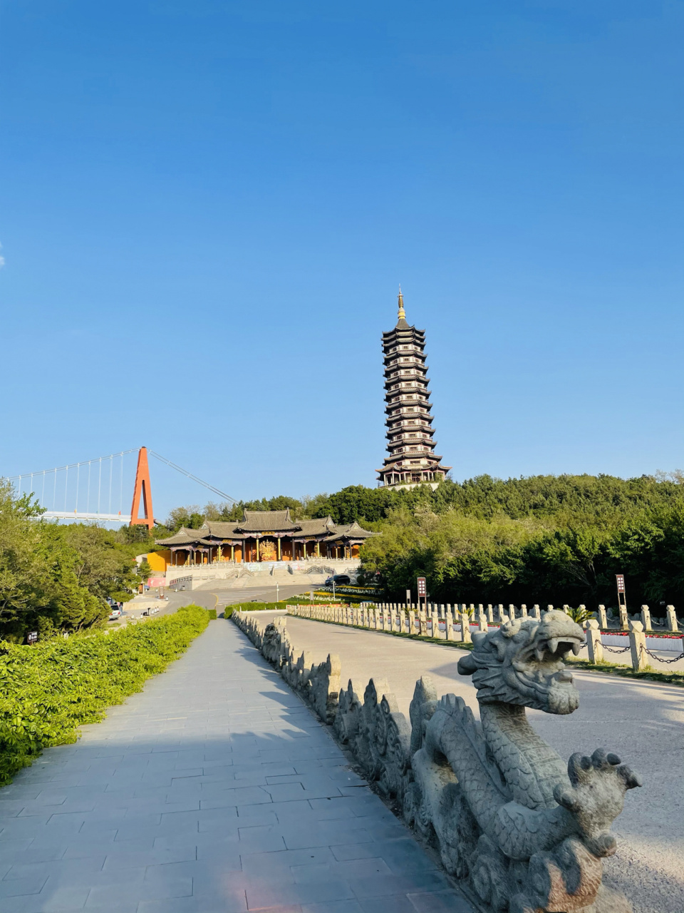 沈阳怪坡风景区 一坡奇特百景生辉,山献风光水奉姿色.