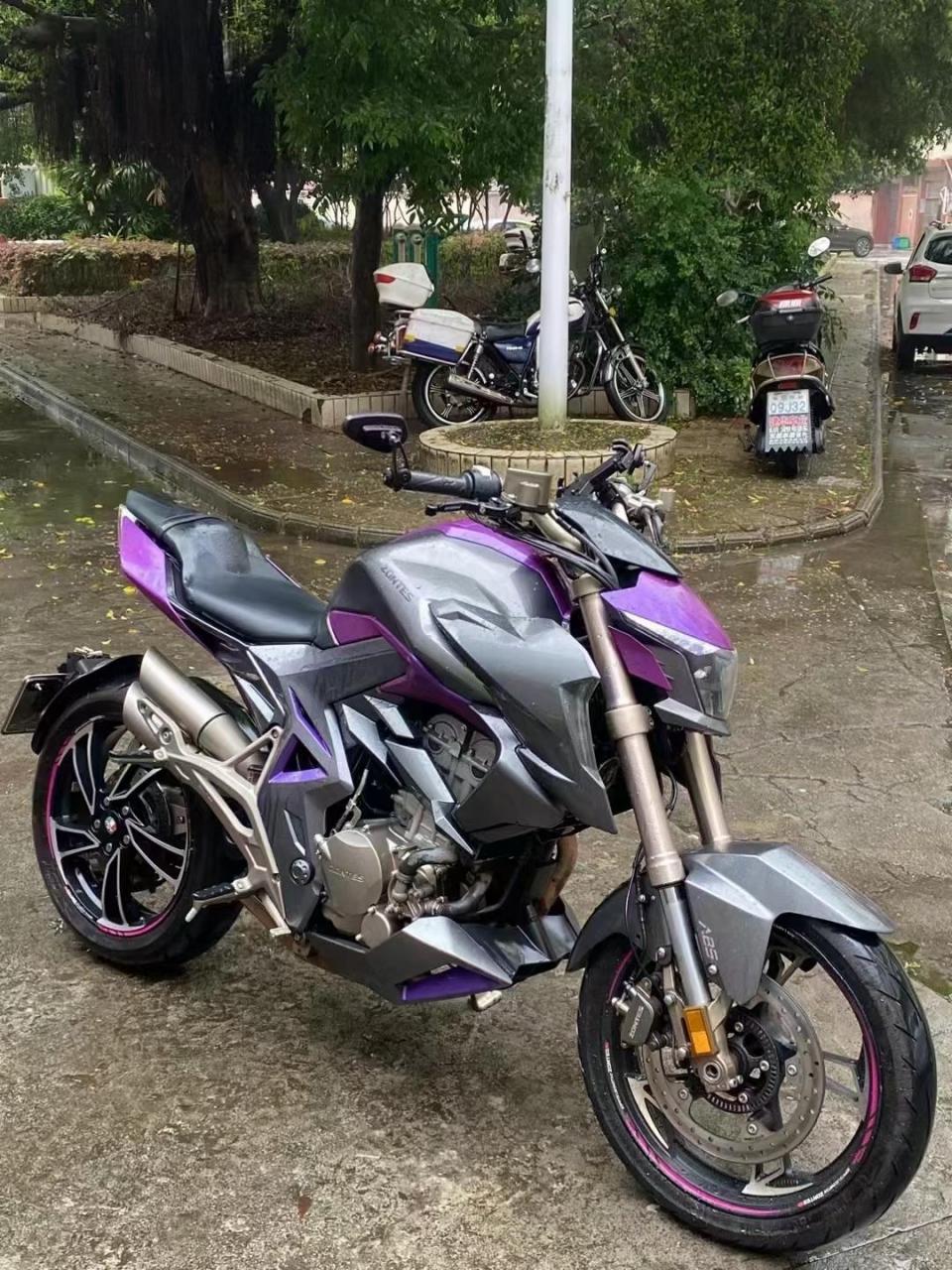 升仕310r 20年高配 16000多km二代电控 性价比神车  加装手机支架 手