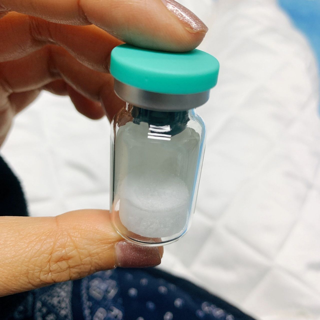 薇旖美人源化胶原蛋白冻干纤维简直太香了 我的黑眼圈很重,以前打过